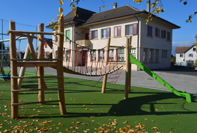 Chevroux - Place de jeux de l'école