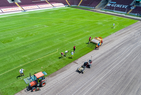 Stade de Genève entretien de la pelouse