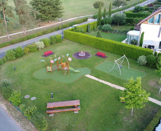 Tannay - Place de jeux des Cerisiers