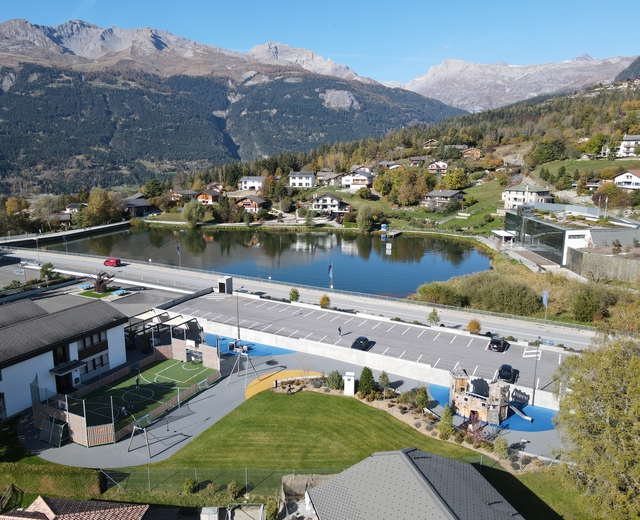 Lens place du village